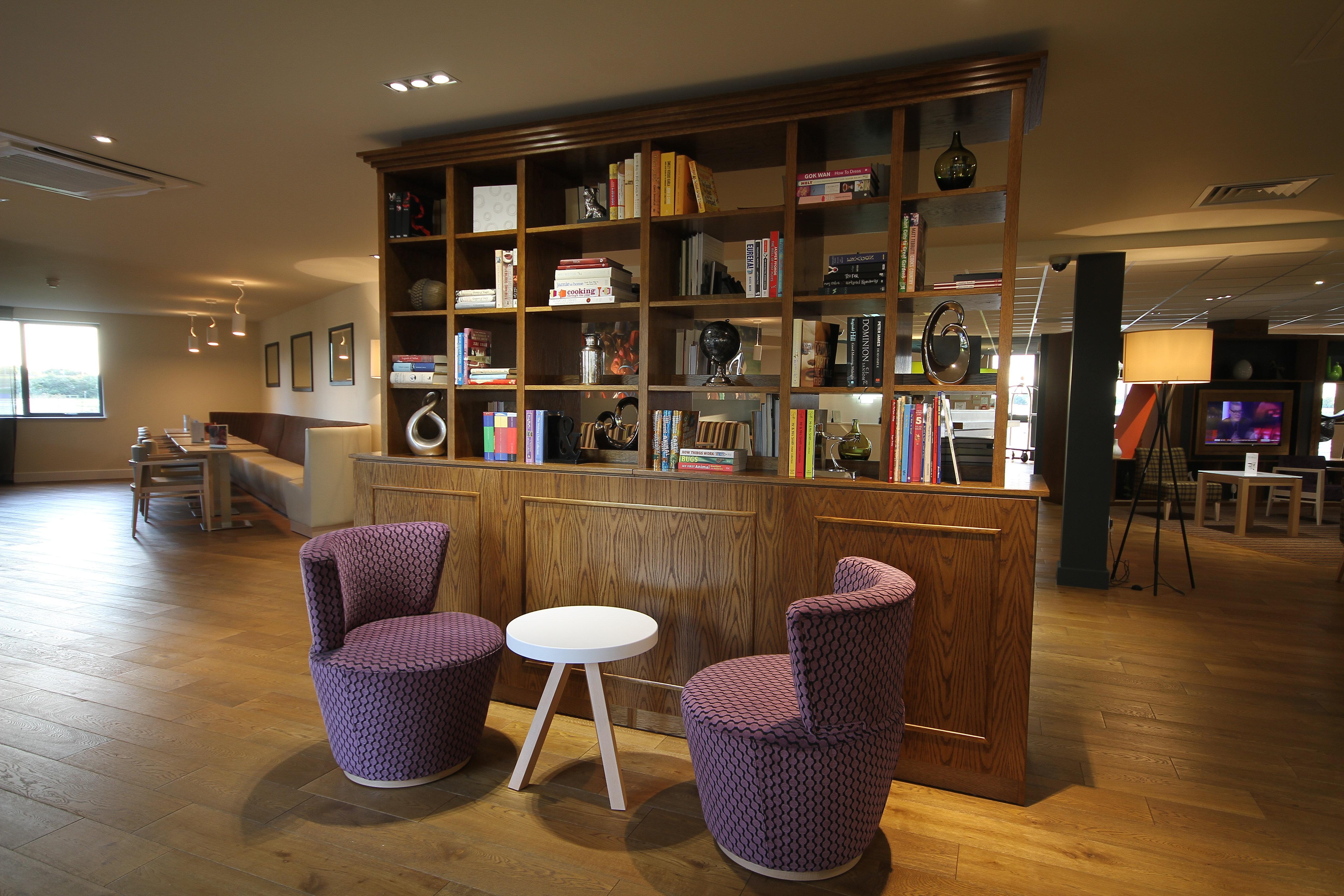 Holiday Inn Huntingdon Racecourse By Ihg Kültér fotó