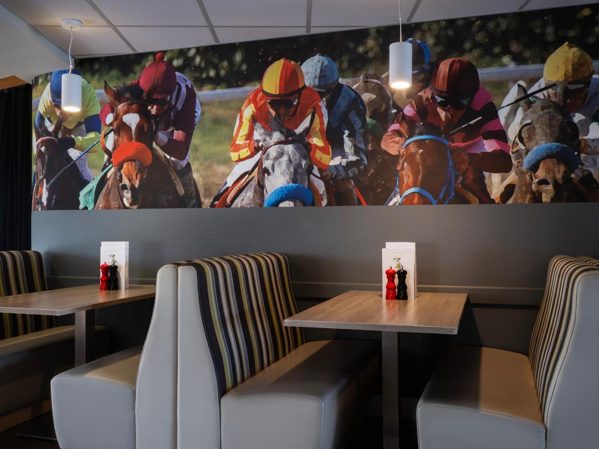 Holiday Inn Huntingdon Racecourse By Ihg Kültér fotó