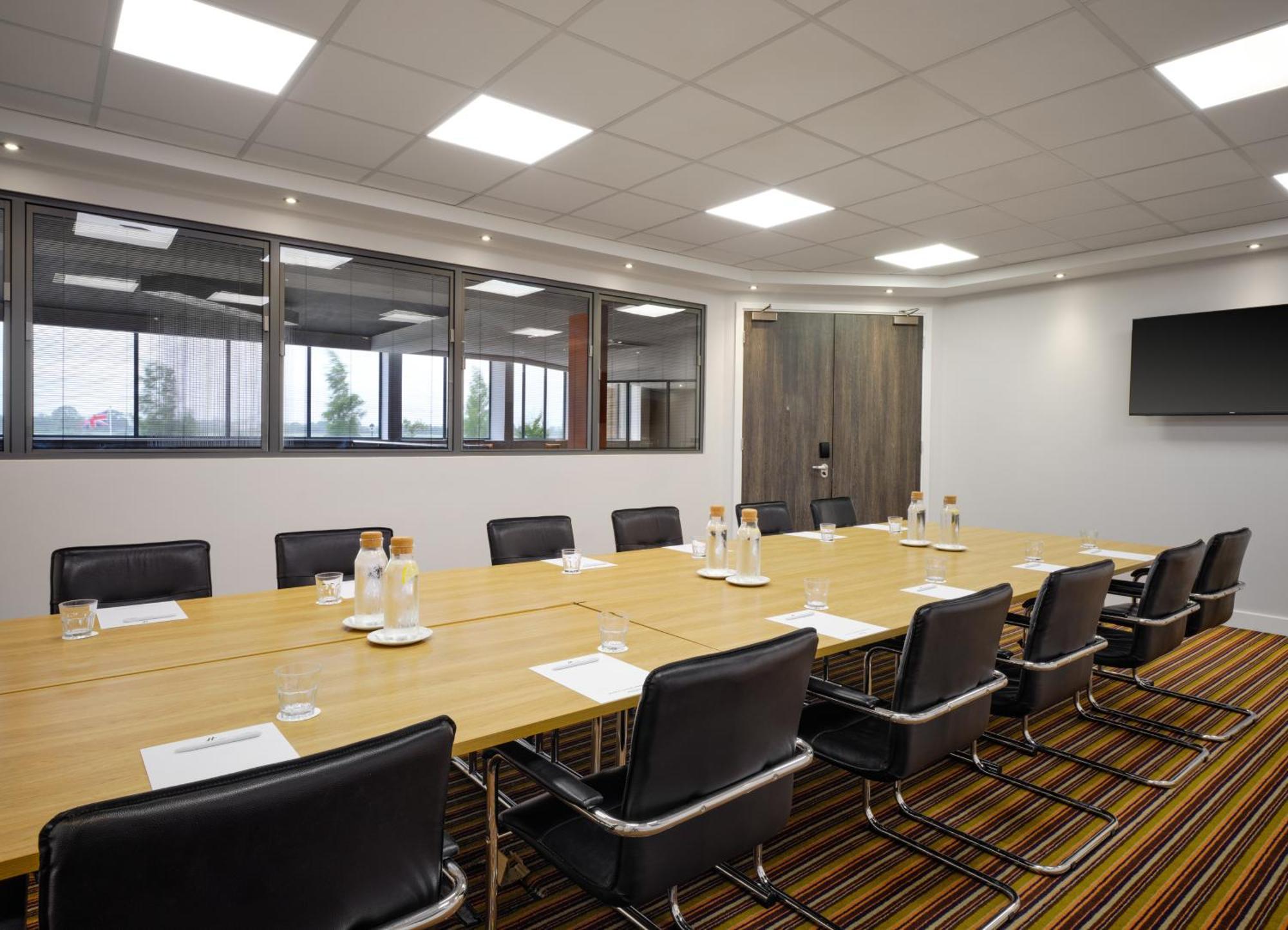 Holiday Inn Huntingdon Racecourse By Ihg Kültér fotó