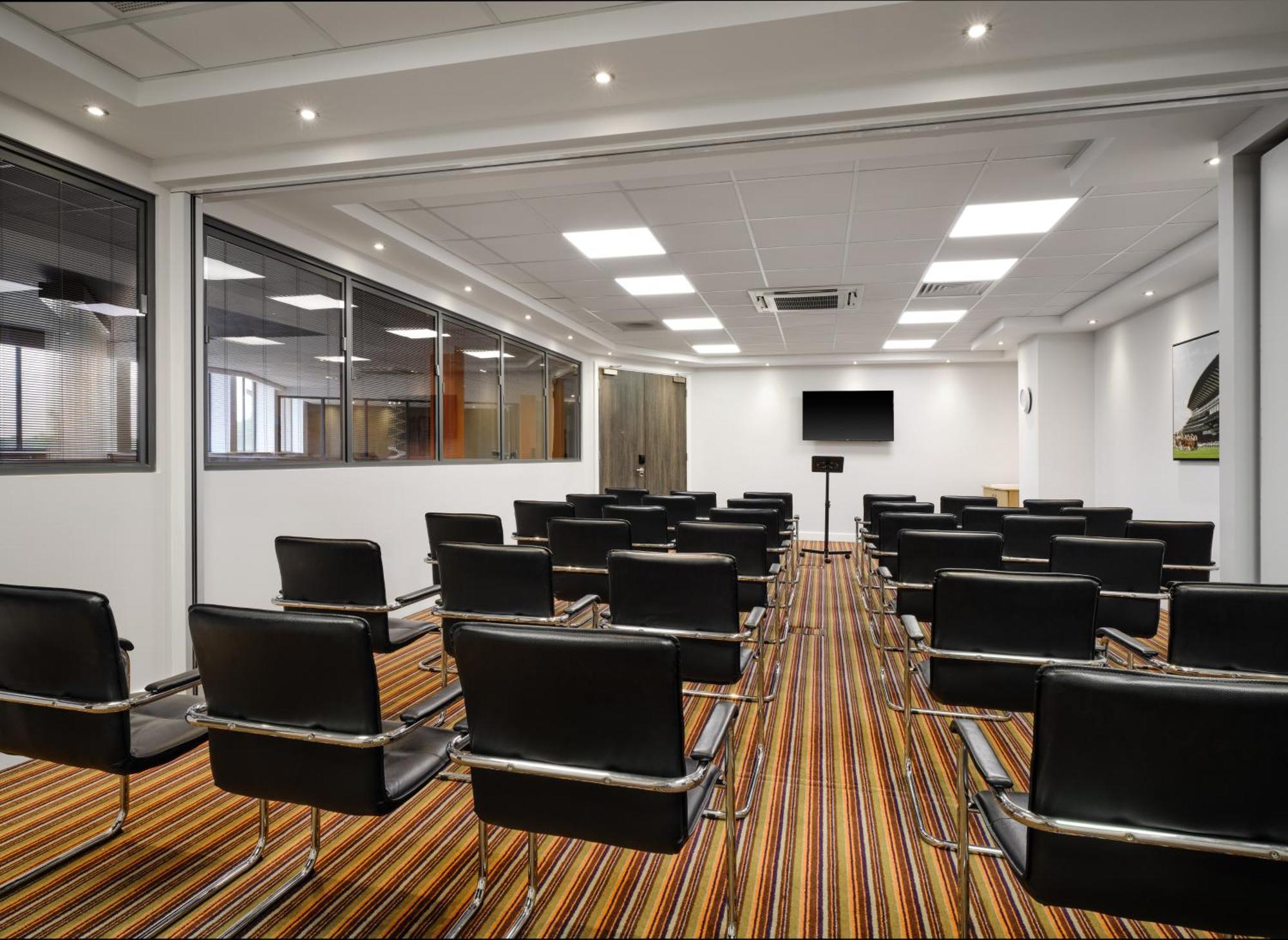 Holiday Inn Huntingdon Racecourse By Ihg Kültér fotó
