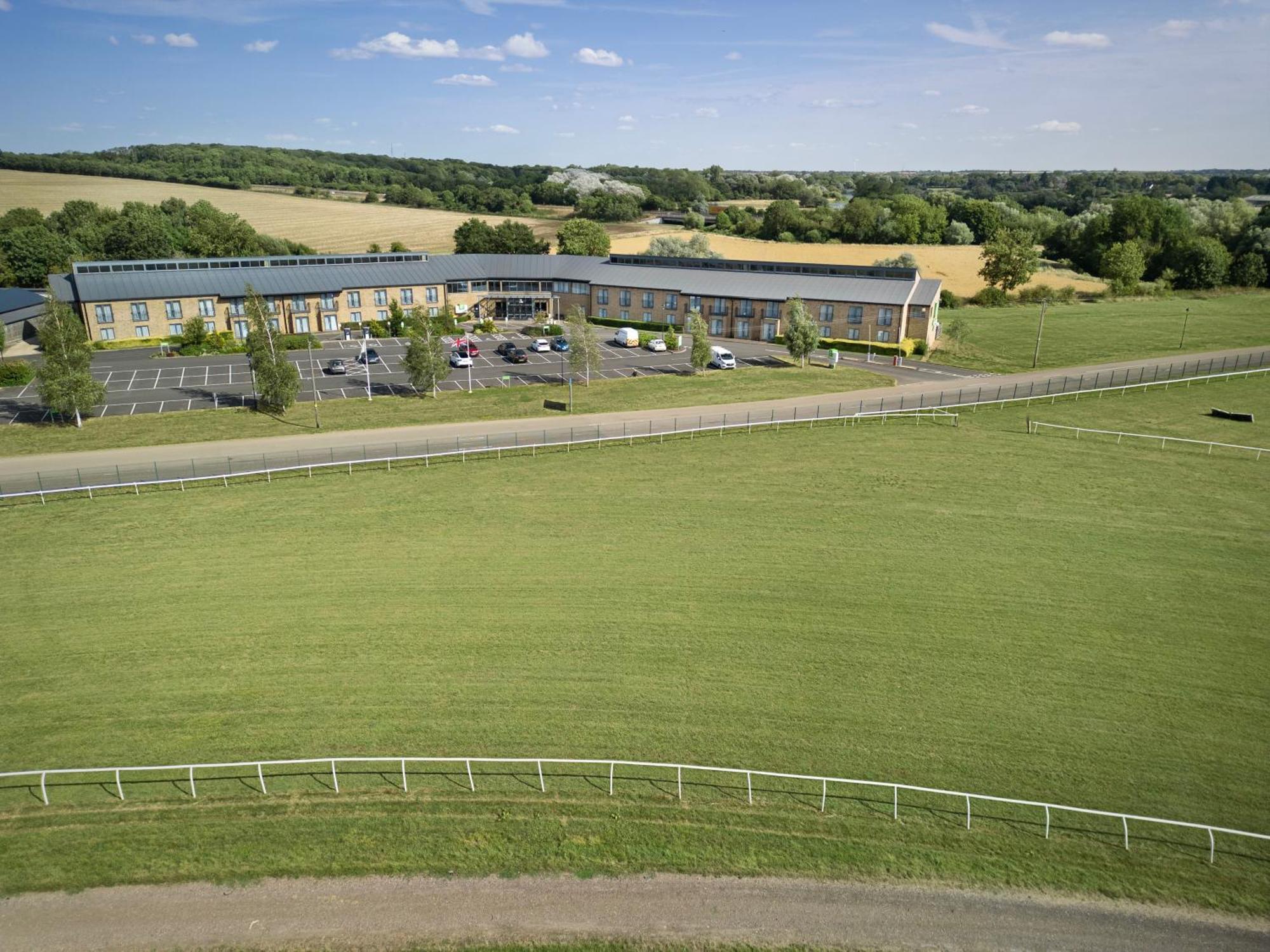 Holiday Inn Huntingdon Racecourse By Ihg Kültér fotó