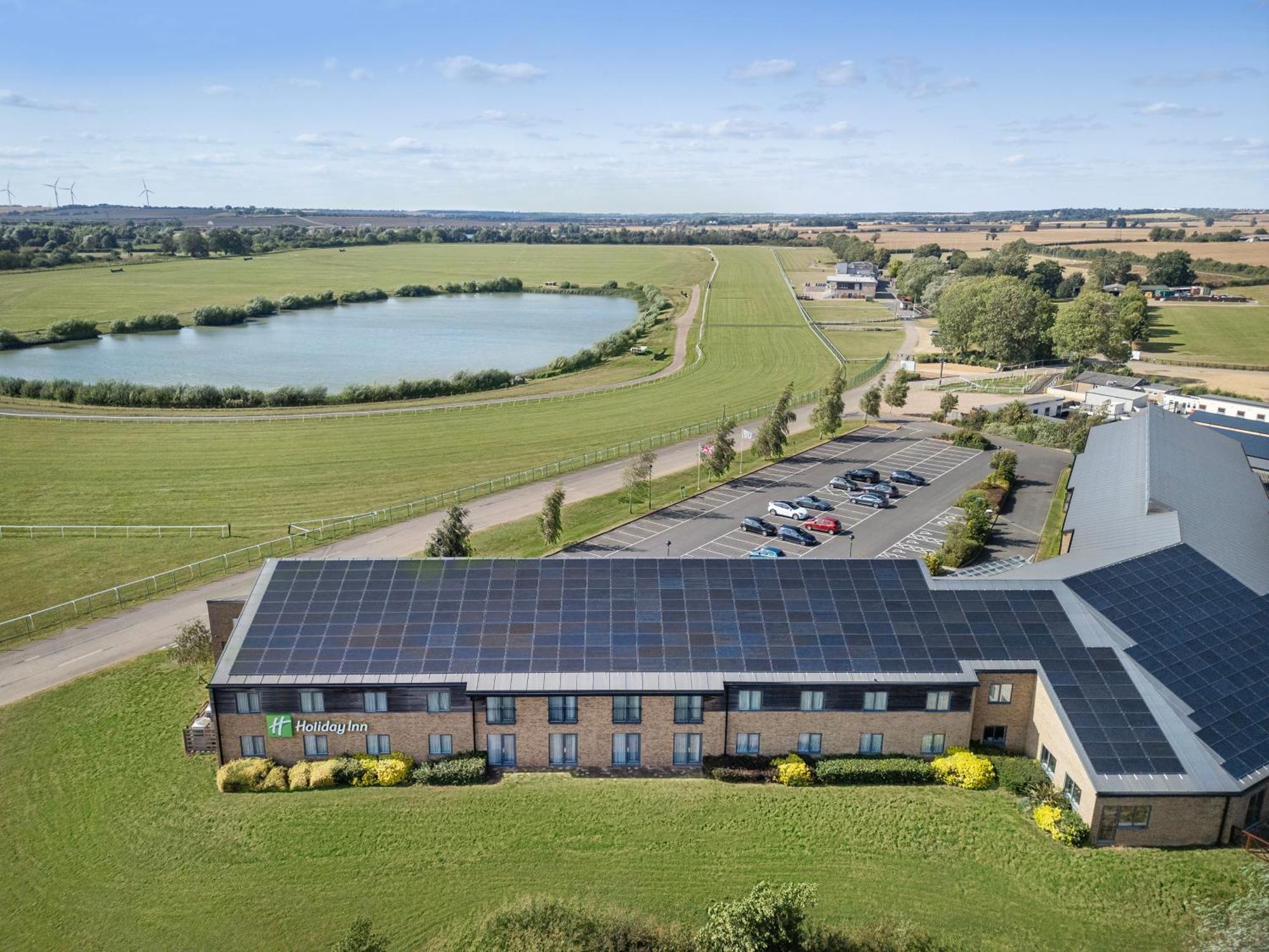 Holiday Inn Huntingdon Racecourse By Ihg Kültér fotó