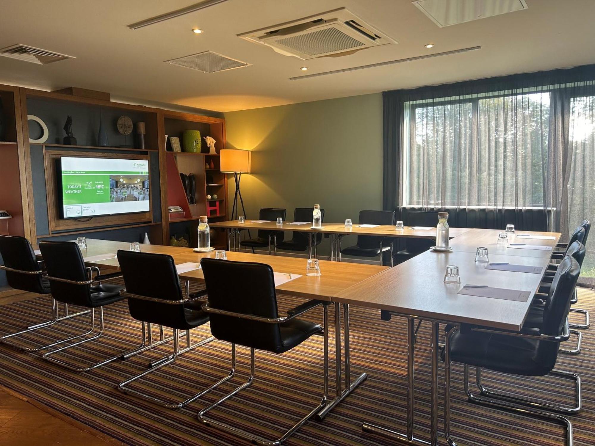 Holiday Inn Huntingdon Racecourse By Ihg Kültér fotó